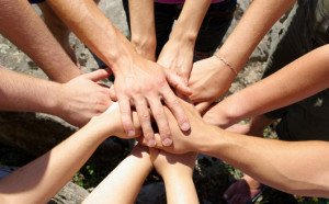 tineri-implicati-in-actiuni-de-voluntariat