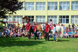 ziua-copilului-aiud-2015-gradinita-nr-2